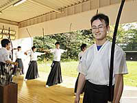「弓道は体を鍛えるだけでなく、精神を磨くスポーツです。」と語る東工大弓道部主将の高橋さん。